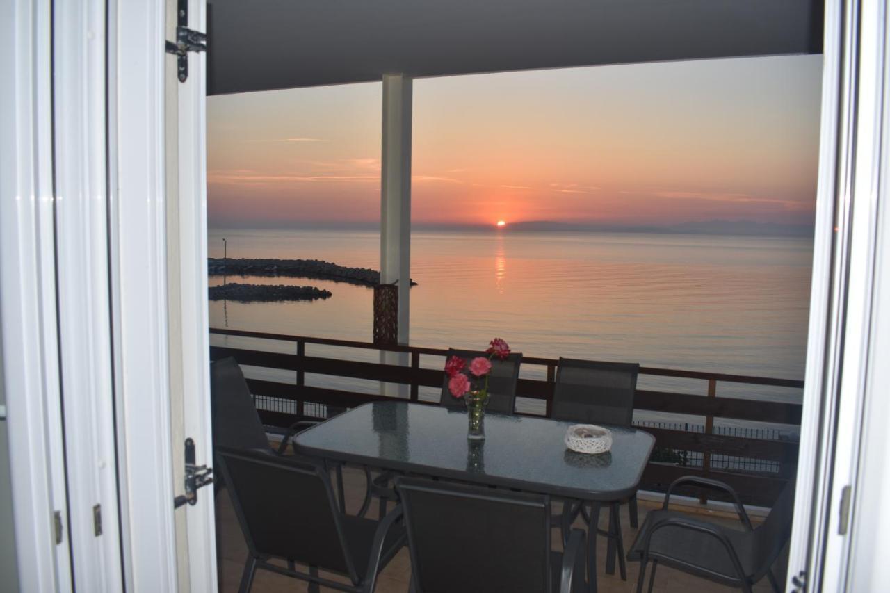 Paradiso Del Mare On The Beach By "Elite" Plános Екстериор снимка