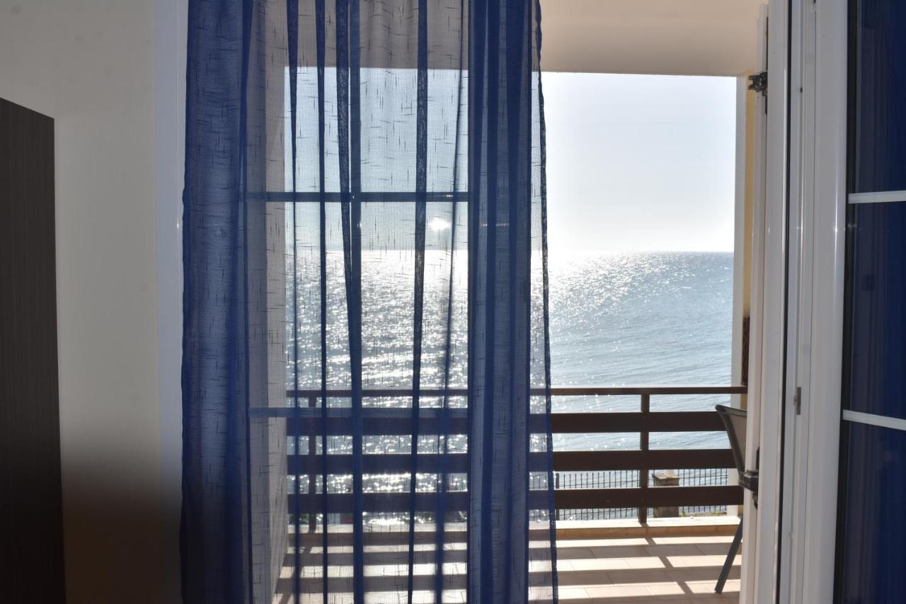 Paradiso Del Mare On The Beach By "Elite" Plános Екстериор снимка